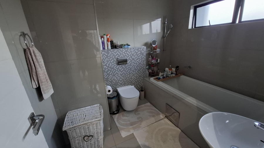 2 Bedroom Property for Sale in Equestria Gauteng