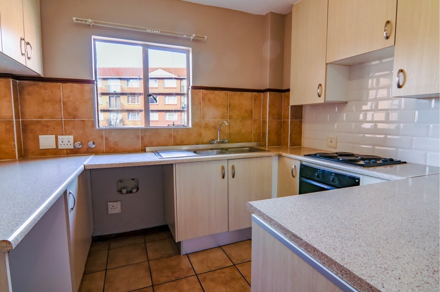2 Bedroom Property for Sale in Die Hoewes Gauteng