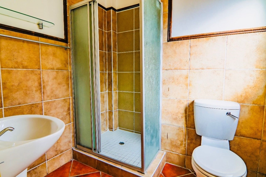 2 Bedroom Property for Sale in Die Hoewes Gauteng