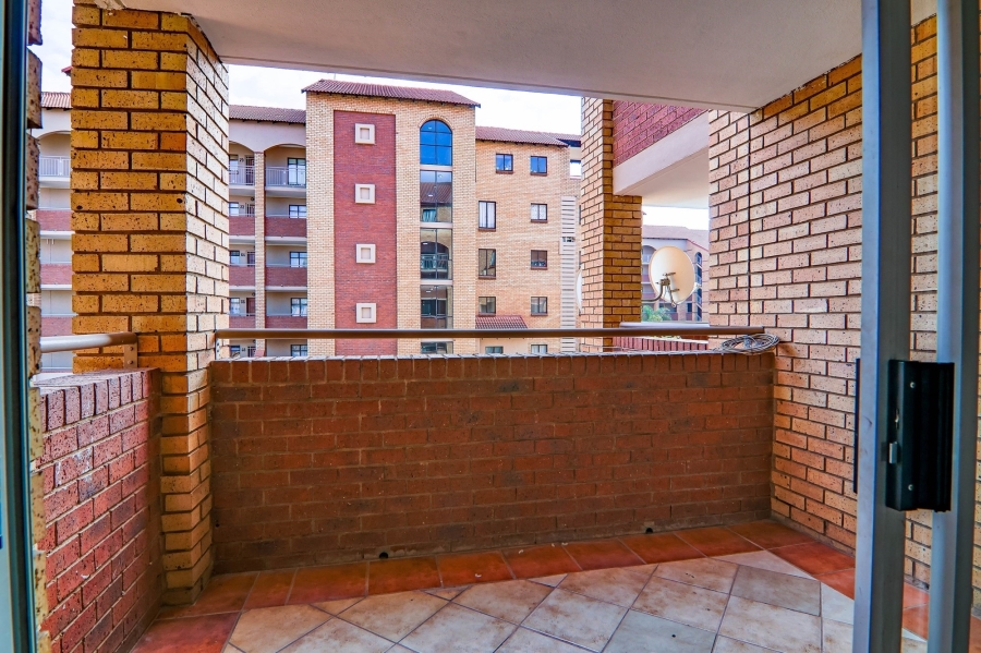 2 Bedroom Property for Sale in Die Hoewes Gauteng