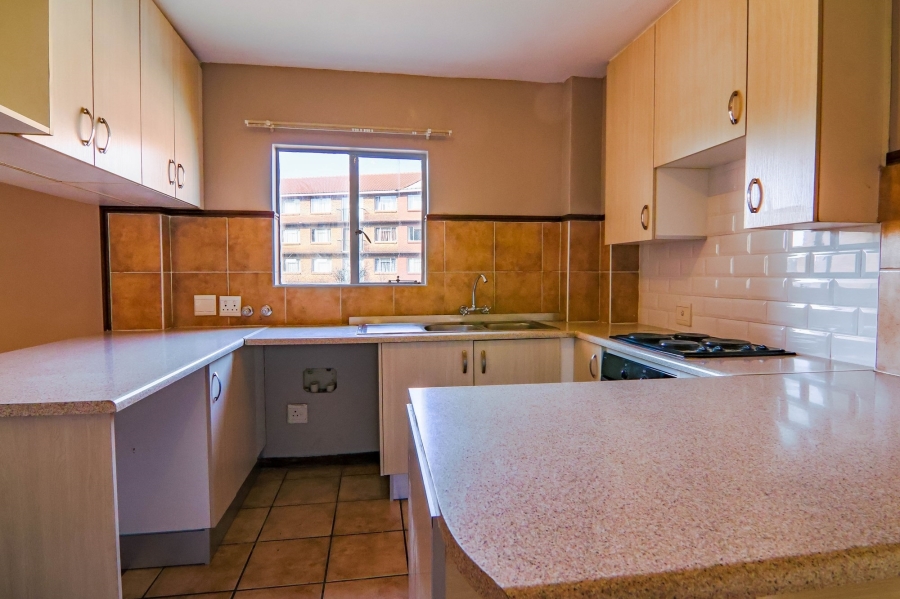 2 Bedroom Property for Sale in Die Hoewes Gauteng