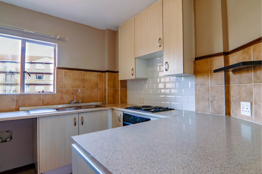 2 Bedroom Property for Sale in Die Hoewes Gauteng