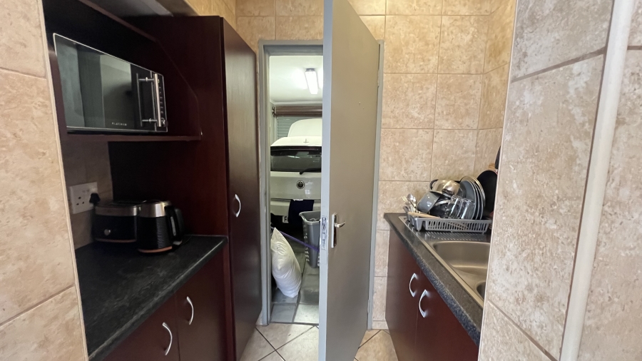 2 Bedroom Property for Sale in Eike Park Gauteng