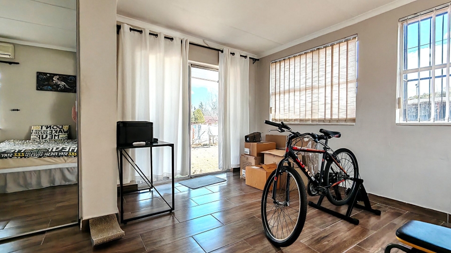 3 Bedroom Property for Sale in Vanderbijlpark SW 5 Gauteng