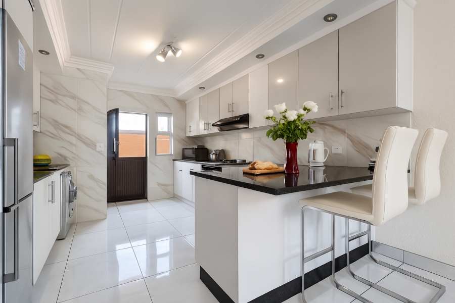 To Let 3 Bedroom Property for Rent in Lonehill Gauteng