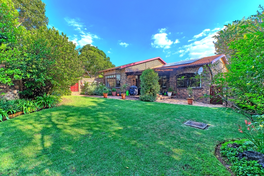 To Let 2 Bedroom Property for Rent in River Club Gauteng