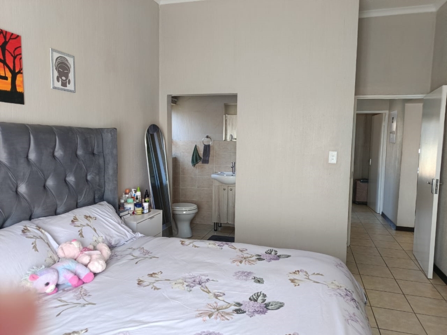 2 Bedroom Property for Sale in Wilgeheuwel Gauteng