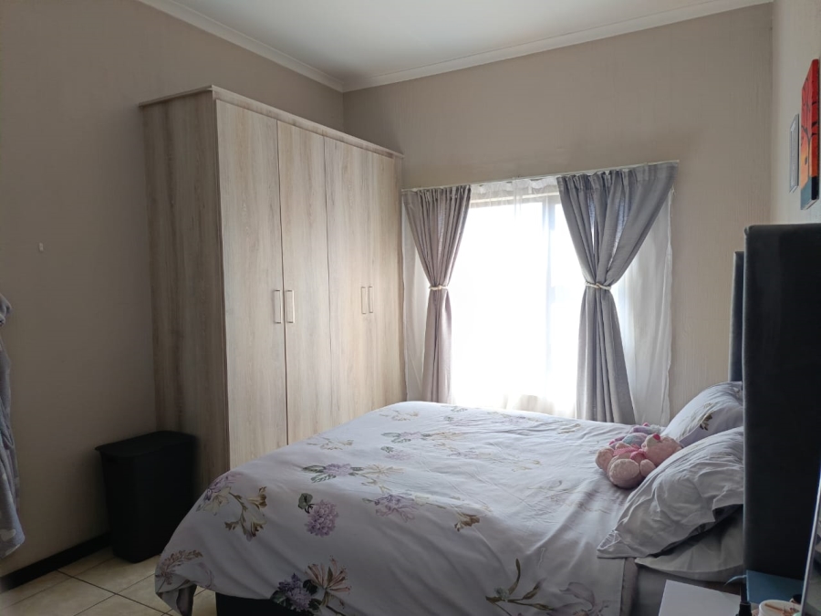 2 Bedroom Property for Sale in Wilgeheuwel Gauteng