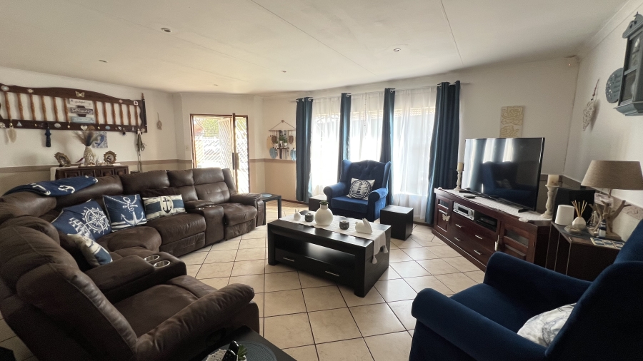 4 Bedroom Property for Sale in Eike Park Gauteng