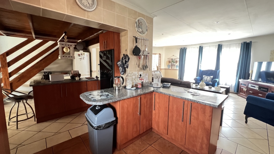4 Bedroom Property for Sale in Eike Park Gauteng
