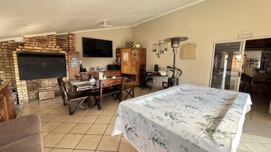 4 Bedroom Property for Sale in Eike Park Gauteng