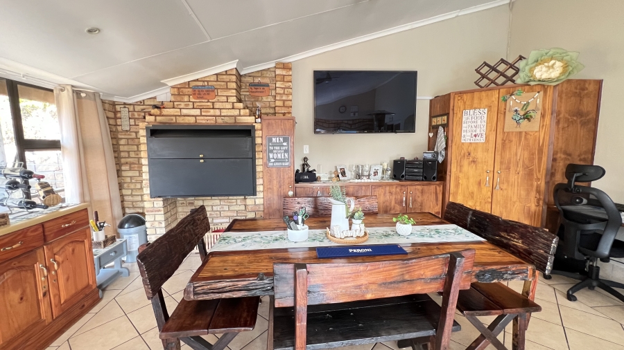 4 Bedroom Property for Sale in Eike Park Gauteng