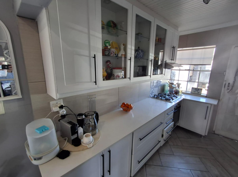 3 Bedroom Property for Sale in Brackenhurst Gauteng