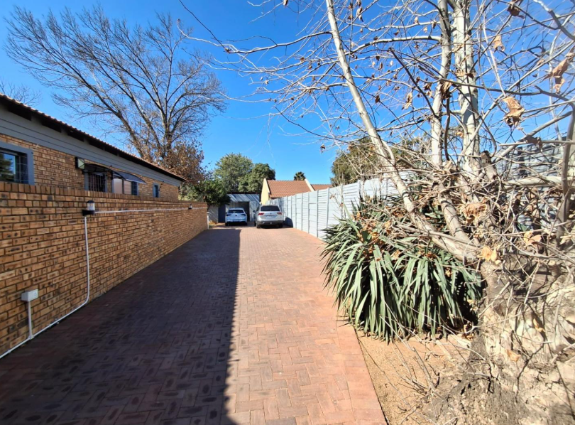 3 Bedroom Property for Sale in Brackenhurst Gauteng