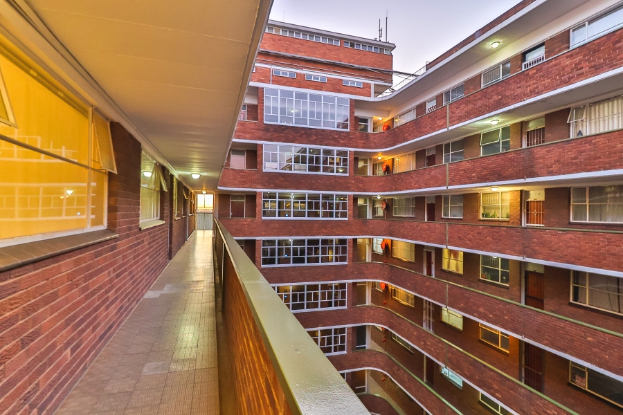 2 Bedroom Property for Sale in La Montagne Gauteng