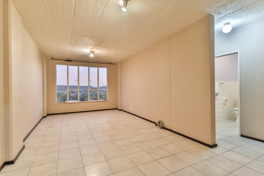 2 Bedroom Property for Sale in La Montagne Gauteng