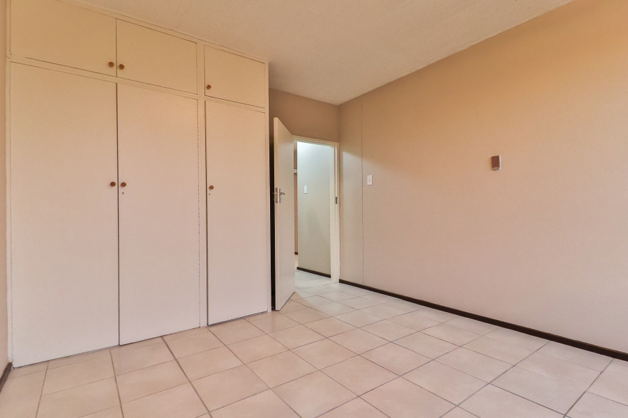 2 Bedroom Property for Sale in La Montagne Gauteng
