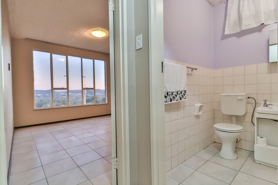 2 Bedroom Property for Sale in La Montagne Gauteng