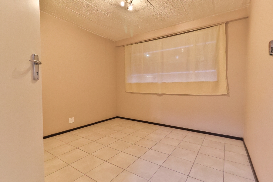 2 Bedroom Property for Sale in La Montagne Gauteng