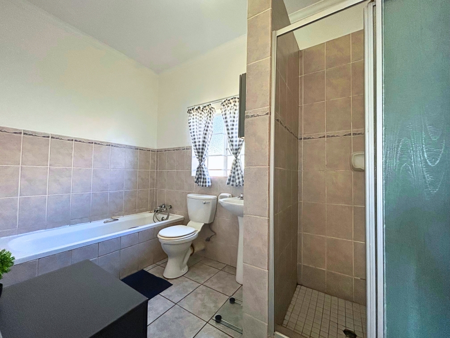 2 Bedroom Property for Sale in The Reeds Gauteng