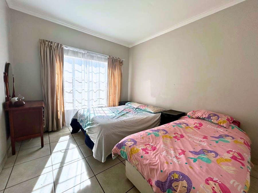 2 Bedroom Property for Sale in The Reeds Gauteng