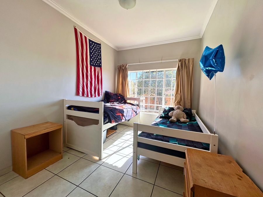 2 Bedroom Property for Sale in The Reeds Gauteng