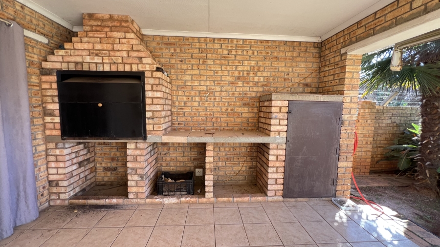 3 Bedroom Property for Sale in Randpoort Gauteng