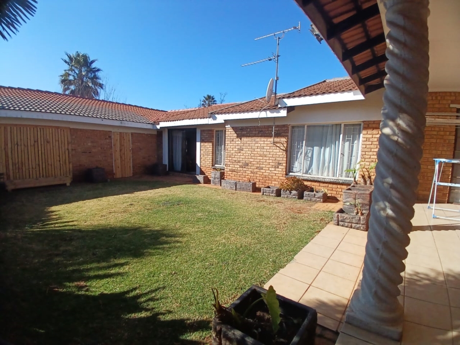 3 Bedroom Property for Sale in Randpoort Gauteng
