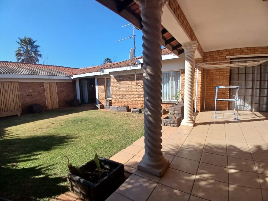 3 Bedroom Property for Sale in Randpoort Gauteng