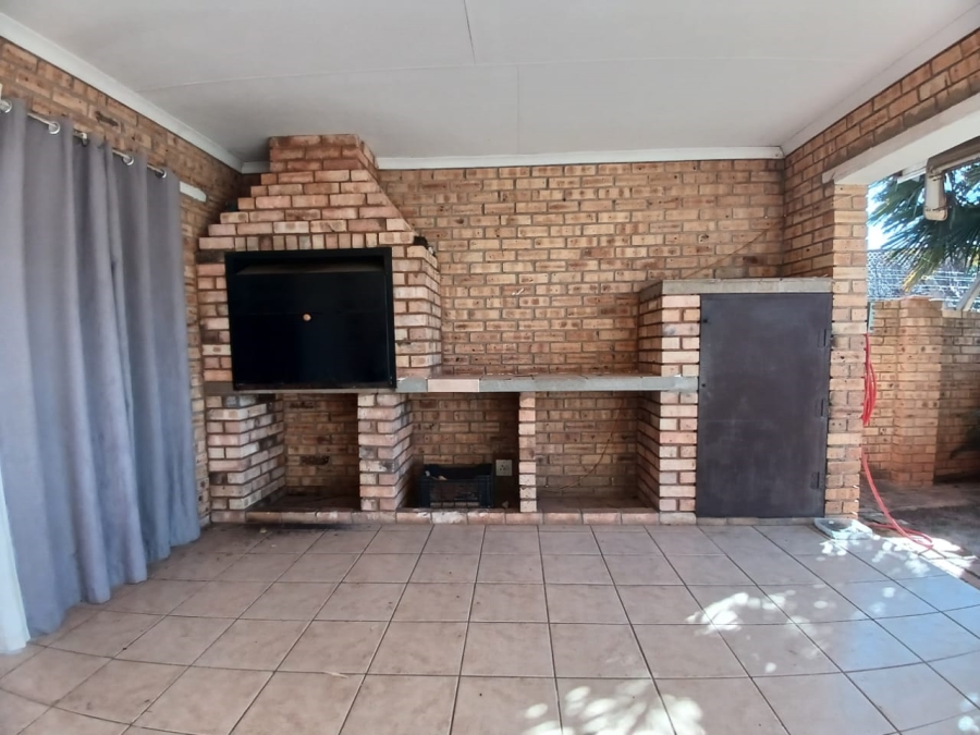 3 Bedroom Property for Sale in Randpoort Gauteng