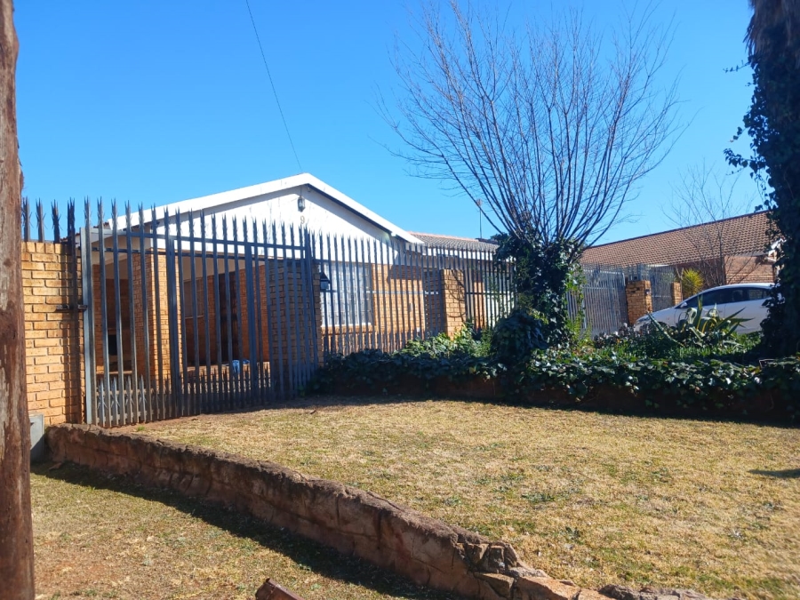 3 Bedroom Property for Sale in Randpoort Gauteng