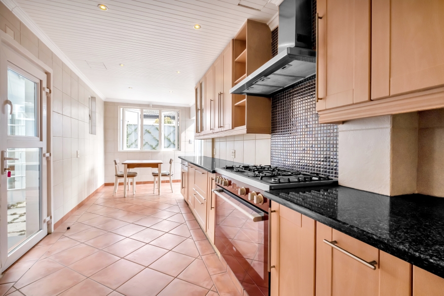 4 Bedroom Property for Sale in Greenside East Gauteng