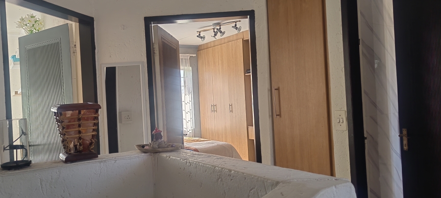 3 Bedroom Property for Sale in Glenvista Gauteng