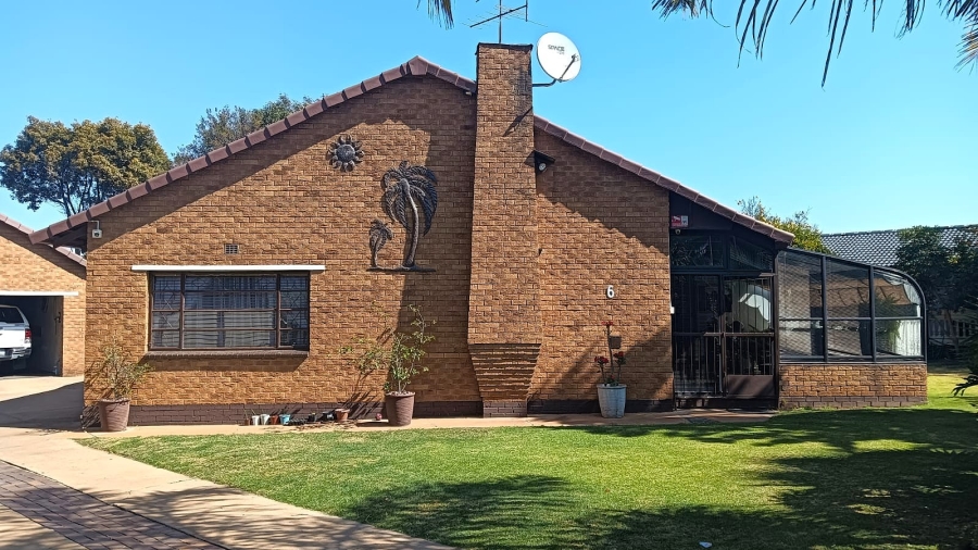 4 Bedroom Property for Sale in Esther Park Gauteng