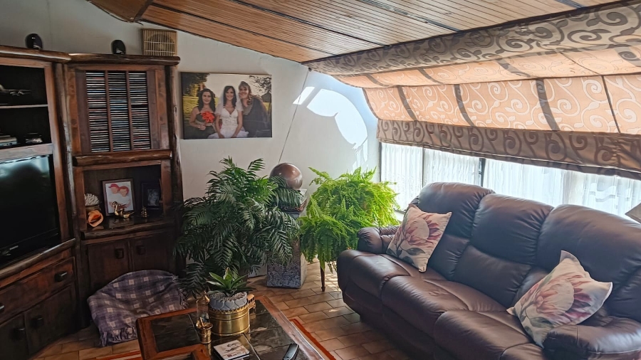 4 Bedroom Property for Sale in Esther Park Gauteng