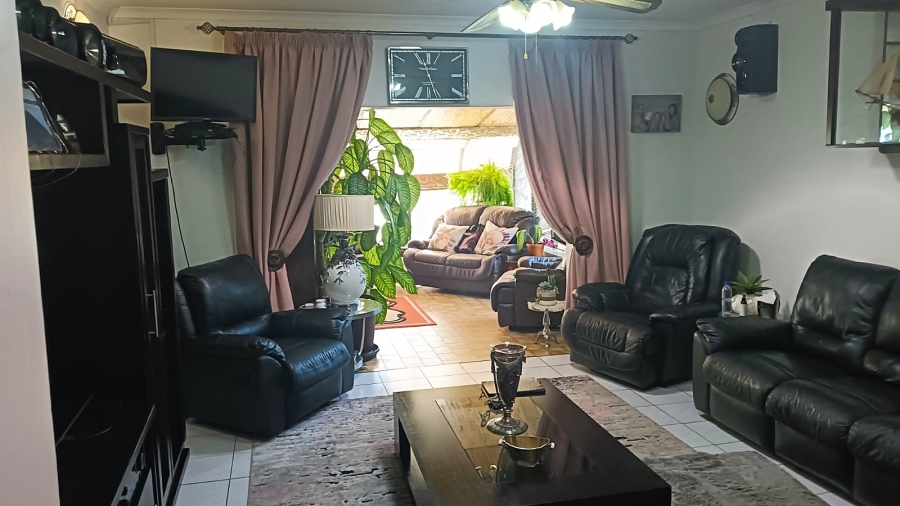 4 Bedroom Property for Sale in Esther Park Gauteng