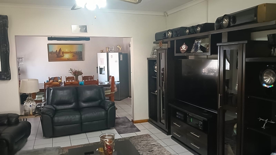 4 Bedroom Property for Sale in Esther Park Gauteng