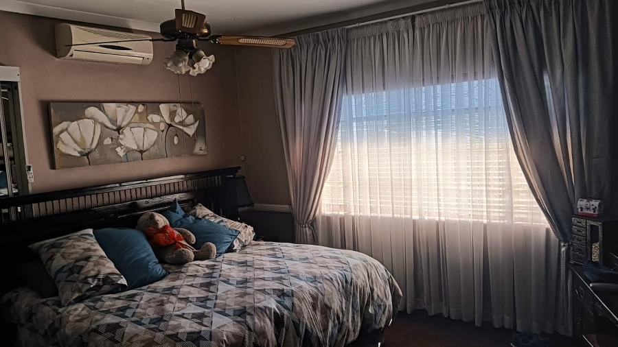 4 Bedroom Property for Sale in Esther Park Gauteng