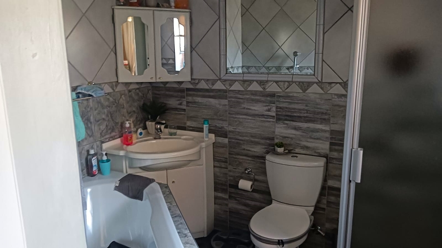 4 Bedroom Property for Sale in Esther Park Gauteng