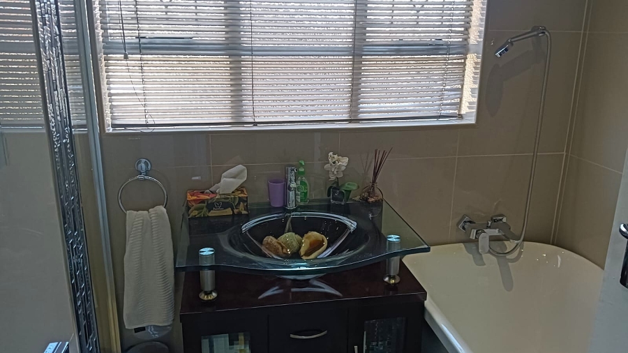 4 Bedroom Property for Sale in Esther Park Gauteng