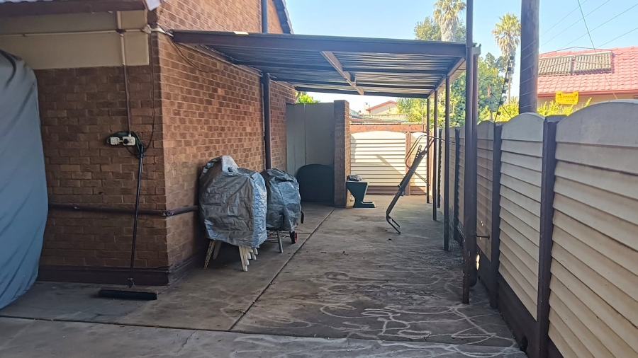 4 Bedroom Property for Sale in Esther Park Gauteng