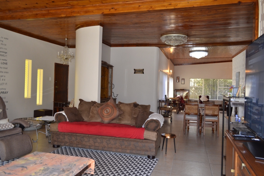 6 Bedroom Property for Sale in Greenhills Gauteng
