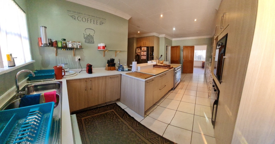 6 Bedroom Property for Sale in Greenhills Gauteng