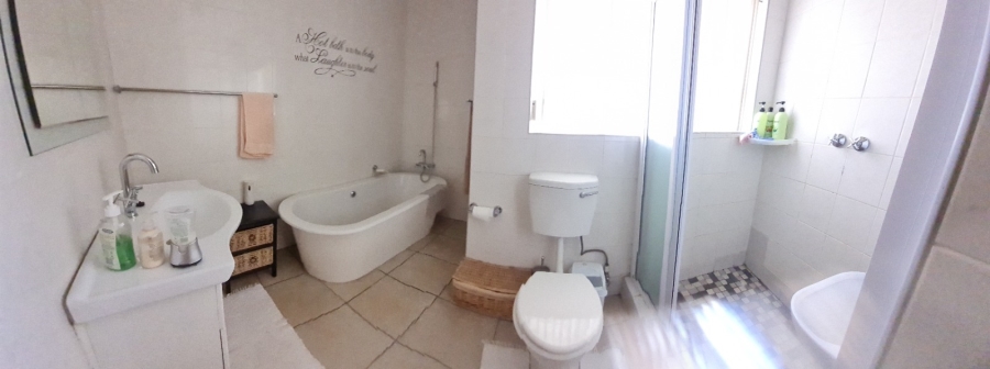 6 Bedroom Property for Sale in Greenhills Gauteng