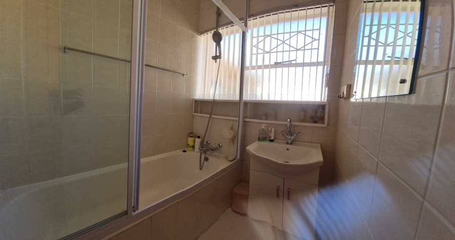 6 Bedroom Property for Sale in Greenhills Gauteng