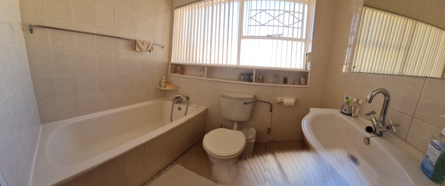 6 Bedroom Property for Sale in Greenhills Gauteng