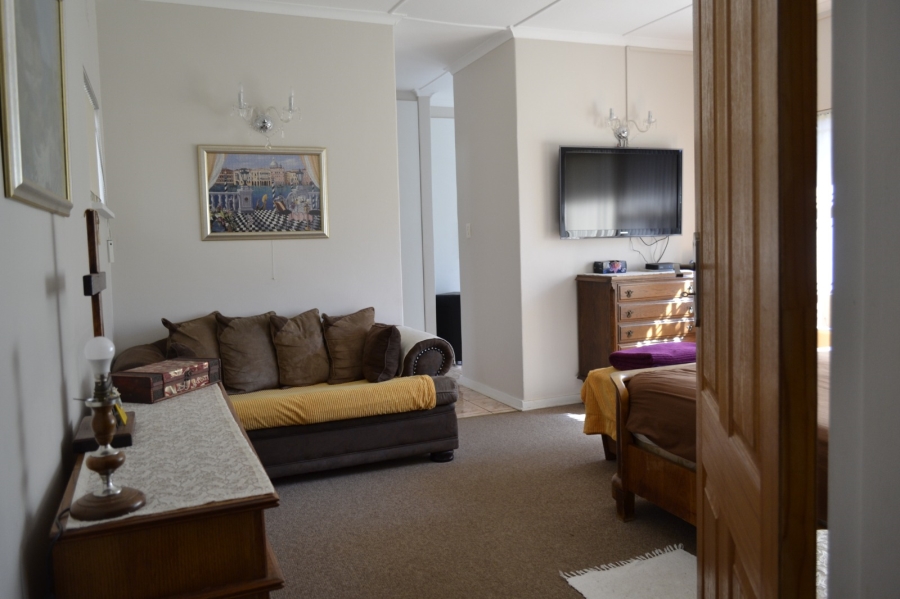 6 Bedroom Property for Sale in Greenhills Gauteng