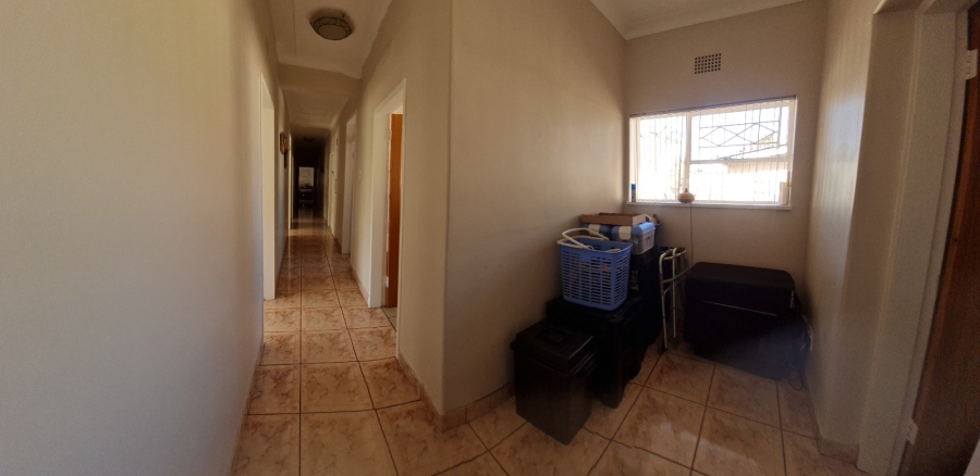 6 Bedroom Property for Sale in Greenhills Gauteng