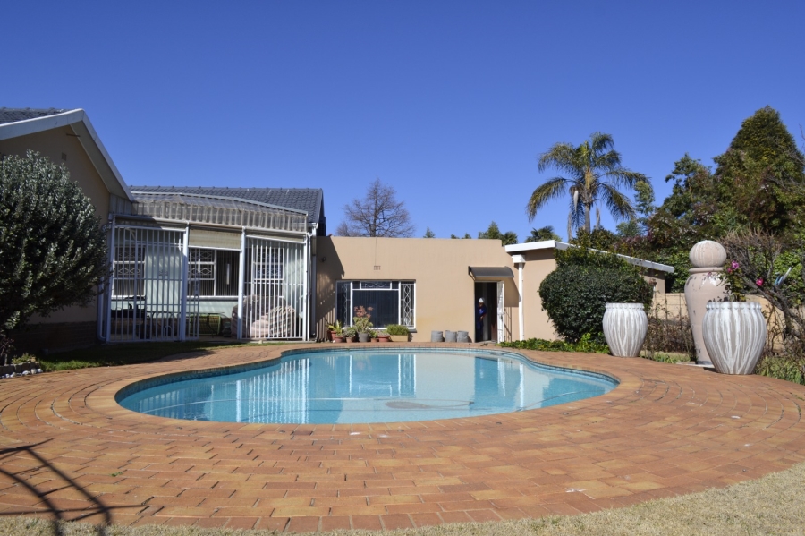 6 Bedroom Property for Sale in Greenhills Gauteng
