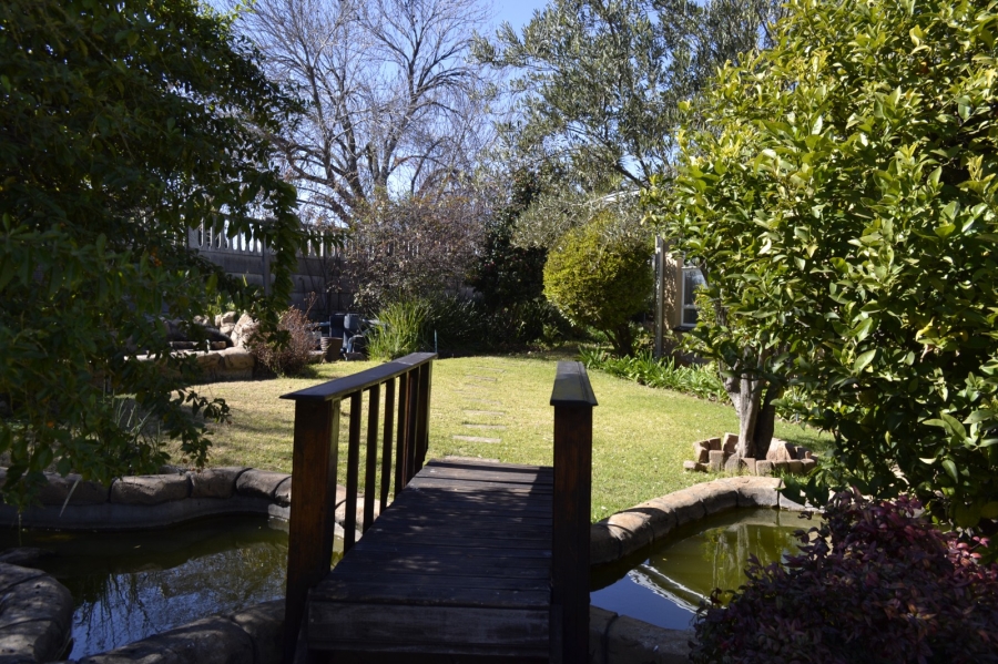 6 Bedroom Property for Sale in Greenhills Gauteng